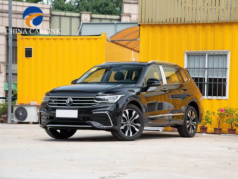 Pampublikong Volkswagen Tiguan L